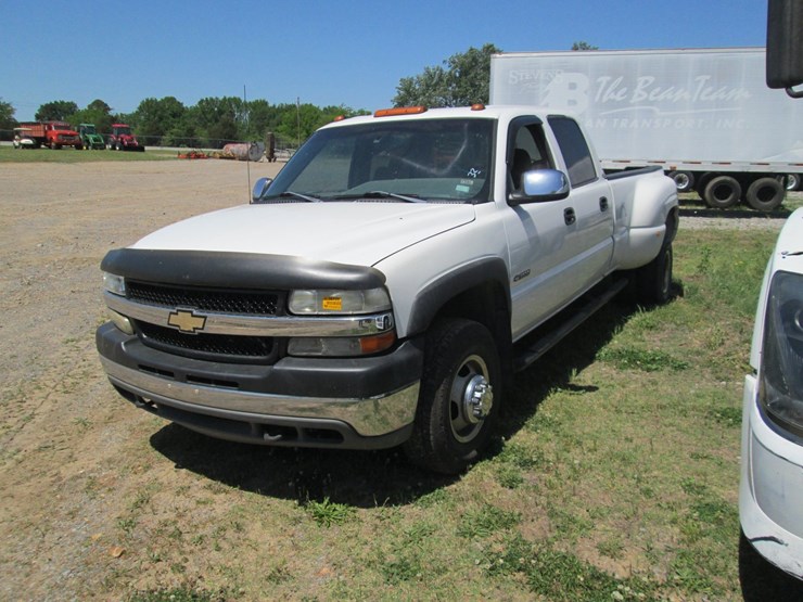 2001-chevrolet-3500-image-1