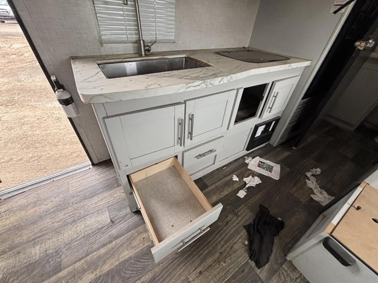 2020-bullet-bl1700bh20-travel-trailer-image-28