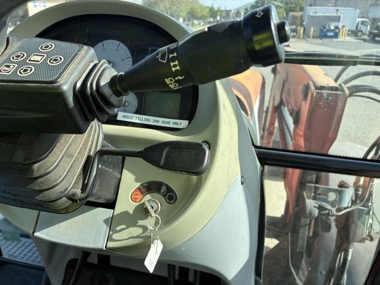 2008-massey-ferguson-6485-image-21