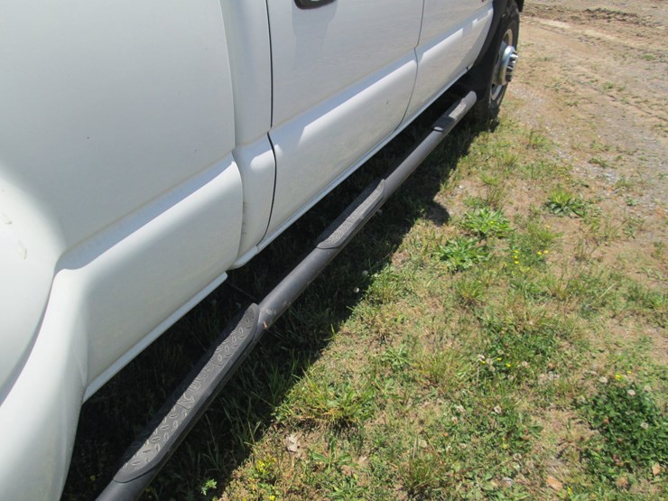 2001-chevrolet-3500-image-13