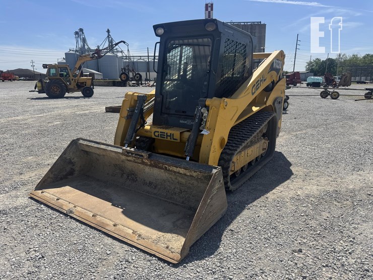 2019-gehl-vt320-image-1