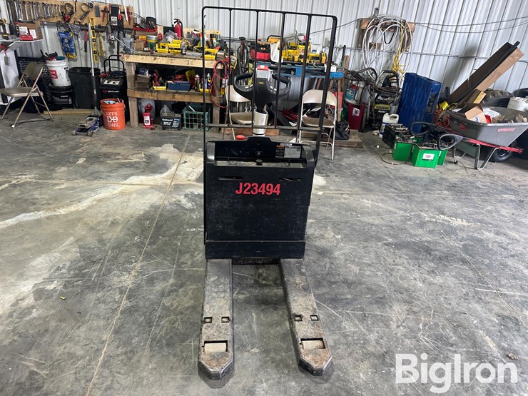 yale-mpb045vgn24t2634-electric-pallet-jack-image-2