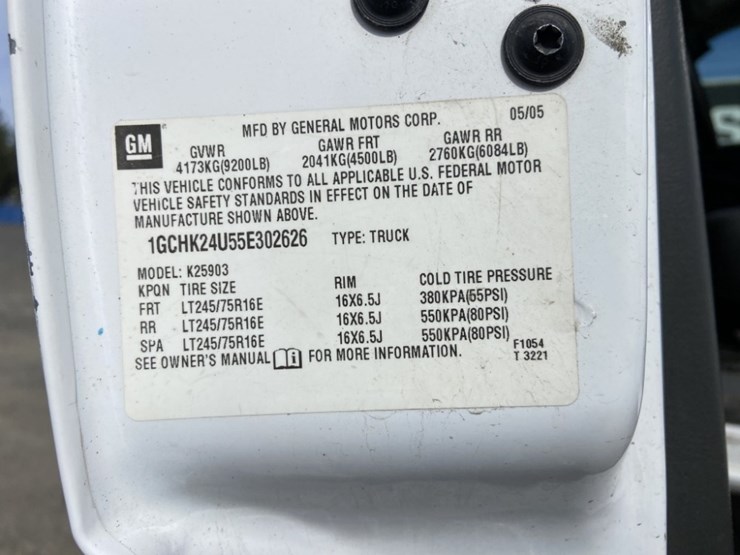 2005-chevrolet-silverado-2500hd-image-13