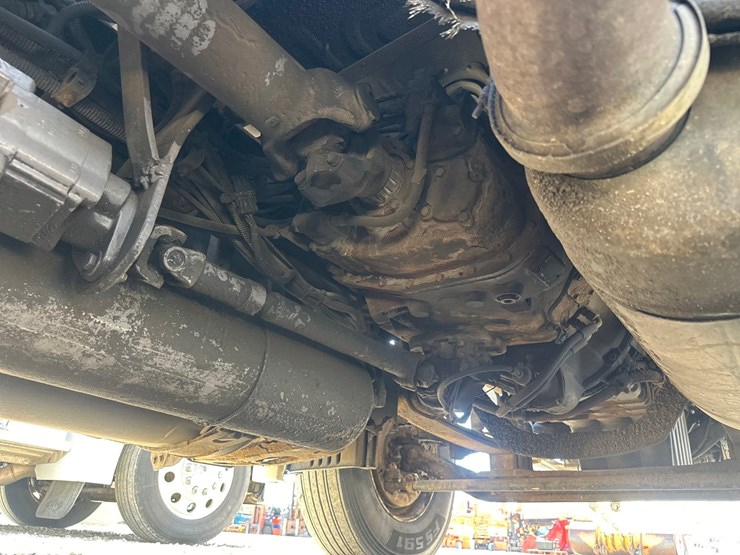 2014-massey-ferguson-8-image-63