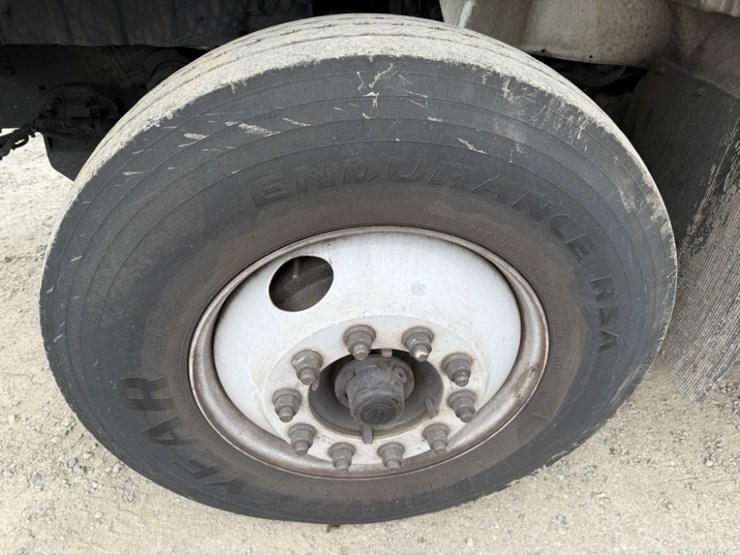 2013-international-7400-image-11