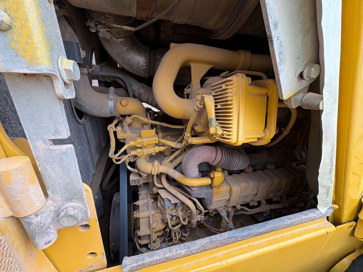 2015-deere-850k-xlt-image-9