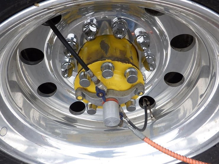 2016-kenworth-w900-image-33