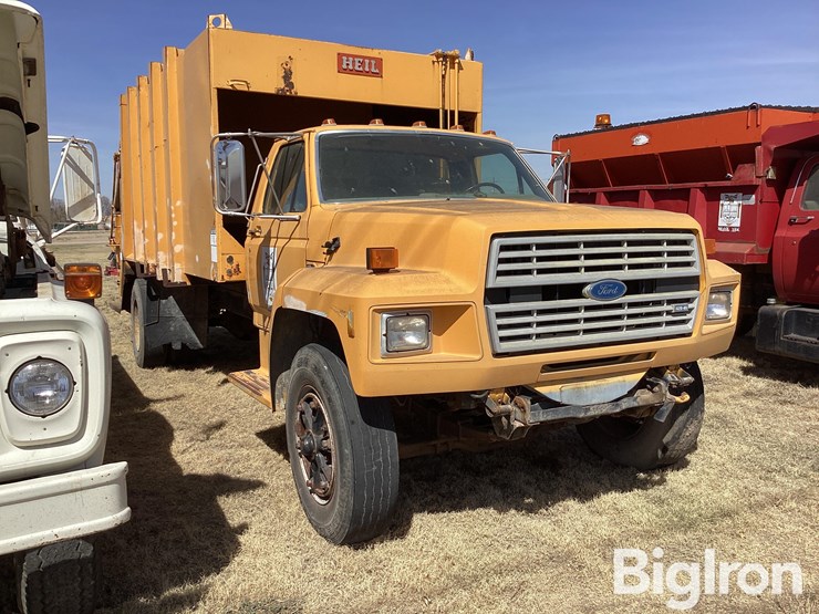 1990-ford-f800-image-3