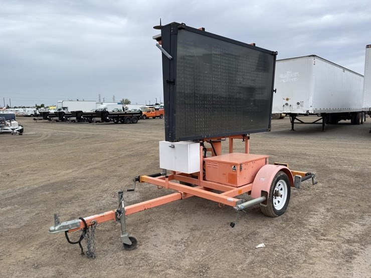 2008-wanco-s/a-towable-message-board-image-1