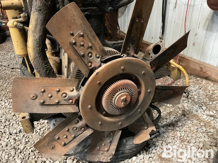 caterpillar-824-image-12