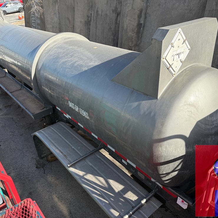 2011 COMPTANK CORPORATION 5,500 GAL. T/A ACID TRANSPORT TRAILER **FRESH VIK INSPECTION**