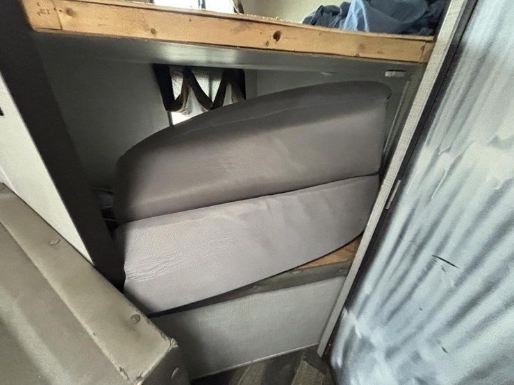 2020-bullet-bl2200bh20-travel-trailer-image-35