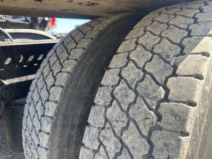 2008-peterbilt-386-image-71