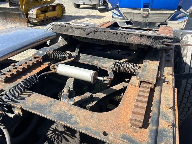 1999-kenworth-t600-image-27