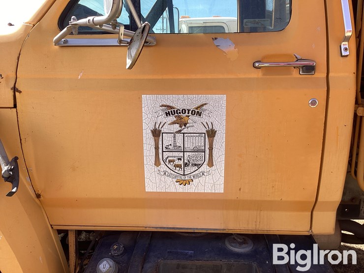 1990-ford-f800-image-18