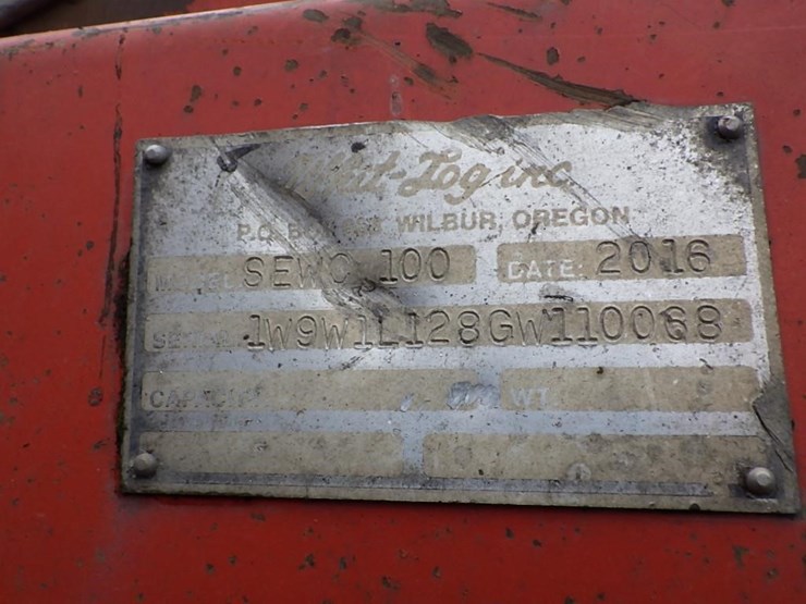 2016-peterbilt-3-axle-logging-truck-image-27