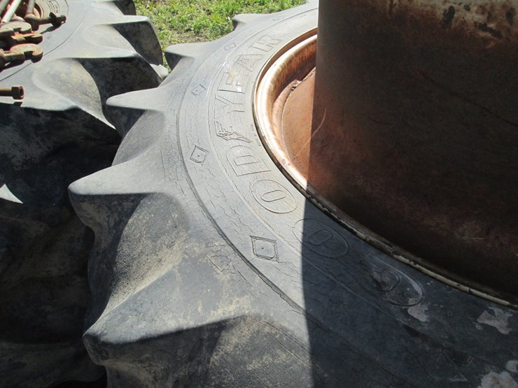 #46193-•-lot-of-(4)-goodyear-18.4-38-duals-rims-image-3