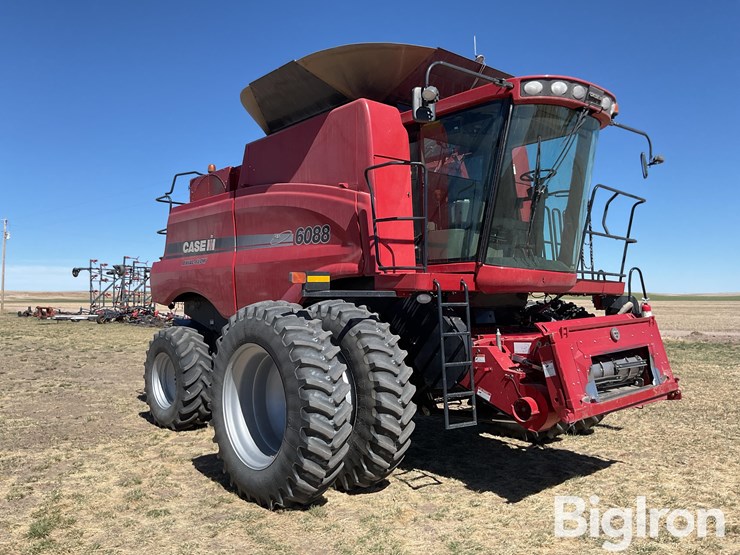 2011-case-ih-6088-image-3