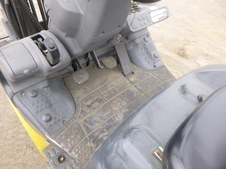 komatsu-fg25st-16-image-16