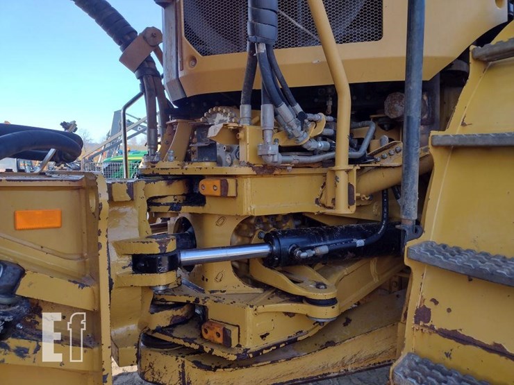 2019-caterpillar-745-image-31