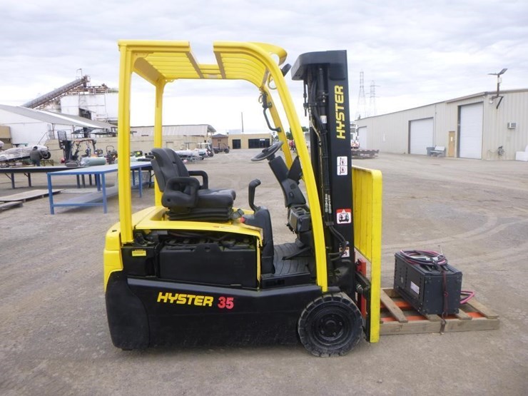 hyster-j35xnt-forklift-image-7