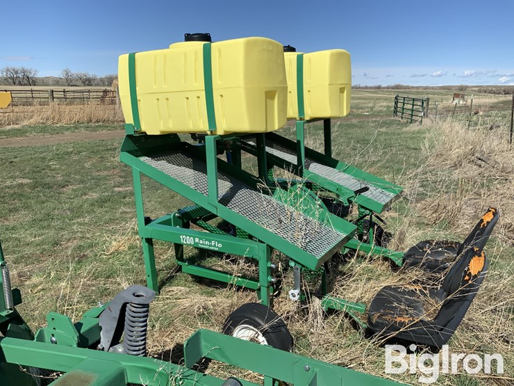 rain-flo-1200-3-pt-vegetable-transplanter-image-8