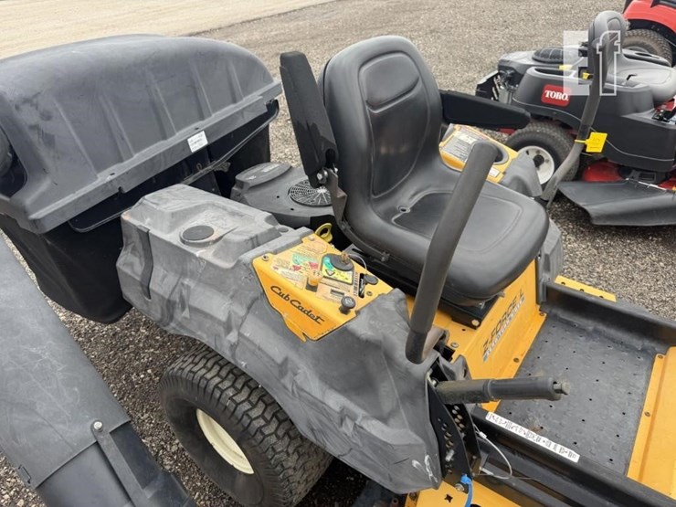 2017-cub-cadet-z-force-l54-image-13