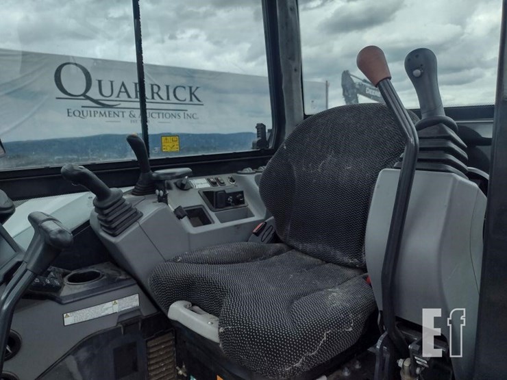 2020-bobcat-e85-image-9