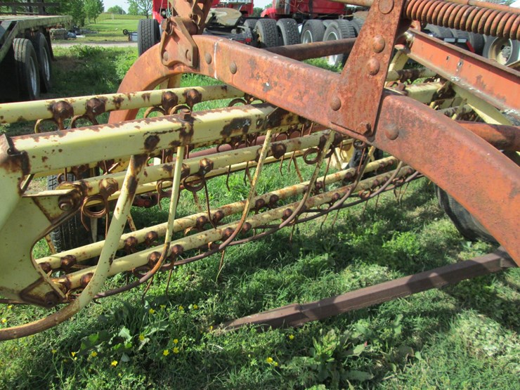 new-holland-256-image-10