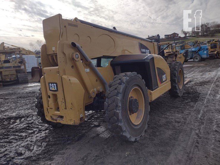 2019-caterpillar-tl1055d-image-31