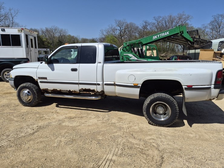 1999-dodge-ram-3500-image-8