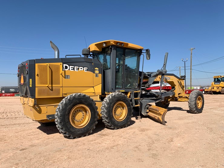 2016-deere-770g-image-4