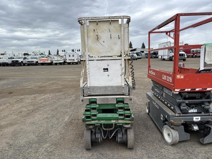 2005-jlg-1930es-image-5