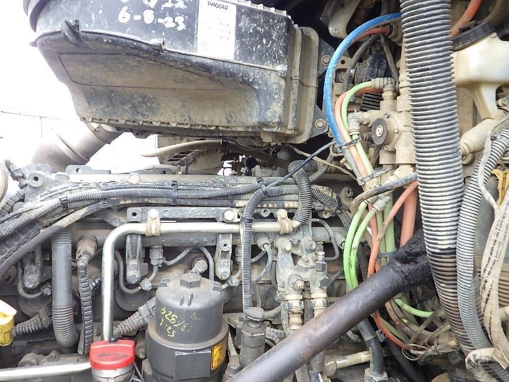 2017-kenworth-t800-image-44