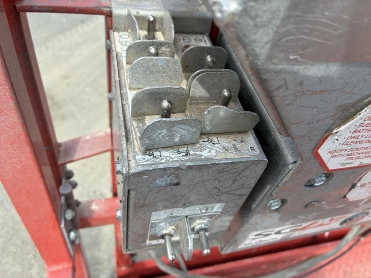 2019-skyjack-sj6826rt-image-17