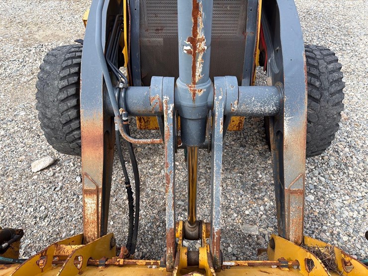 john-deere-310-image-15