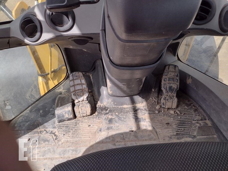 caterpillar-926m-image-11