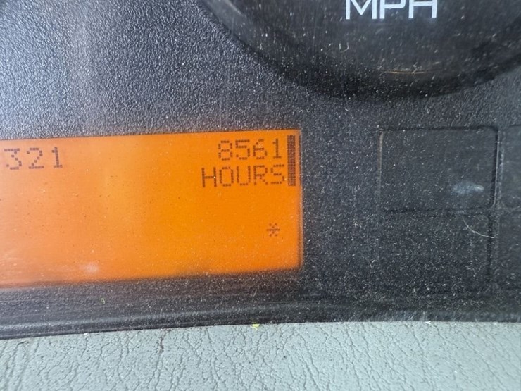 2012-international-7600-image-36