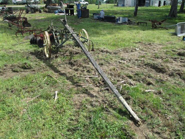 #36769-•-john-deere-horse-drawn-cultivator-image-2