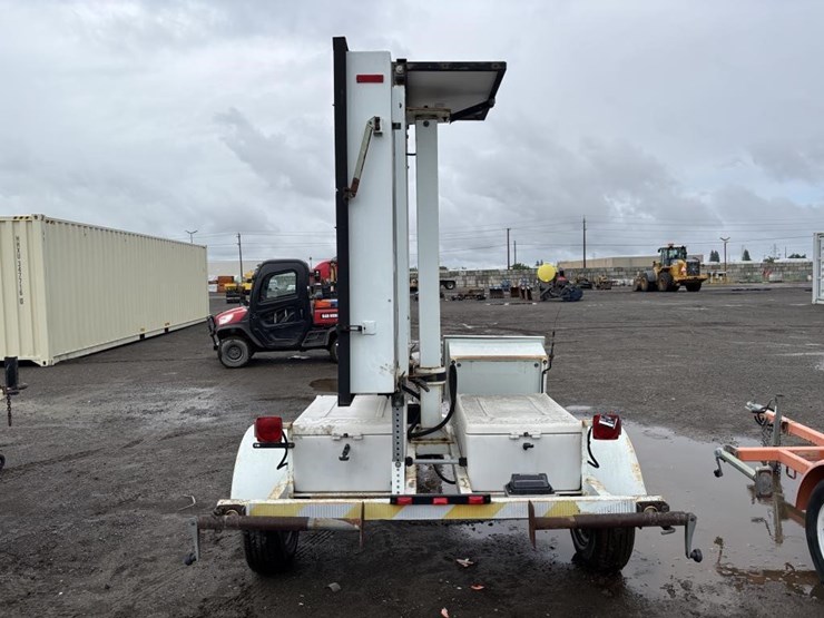 2006-ver-mac-cms-1584-towable-message-board-image-11