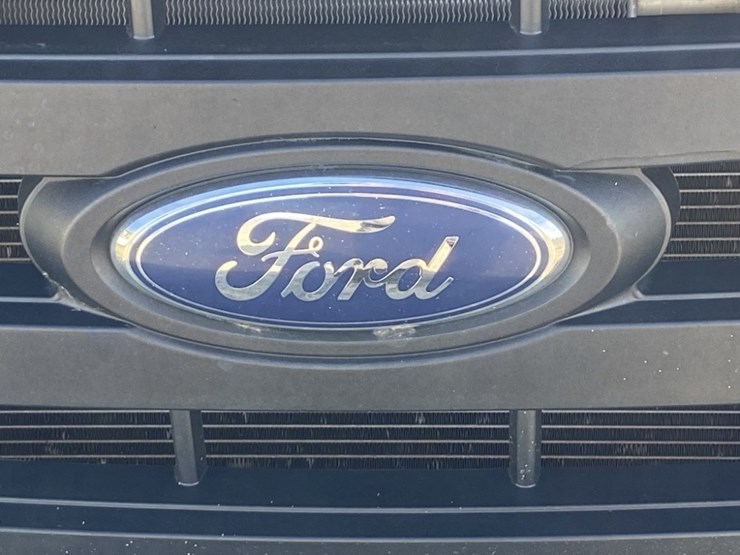 2010-ford-f250-xl-image-9