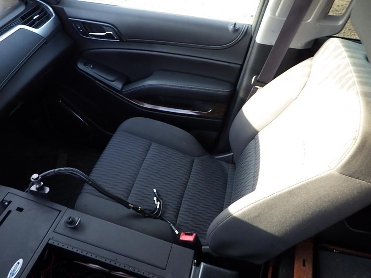 2017-chevrolet-tahoe-image-43