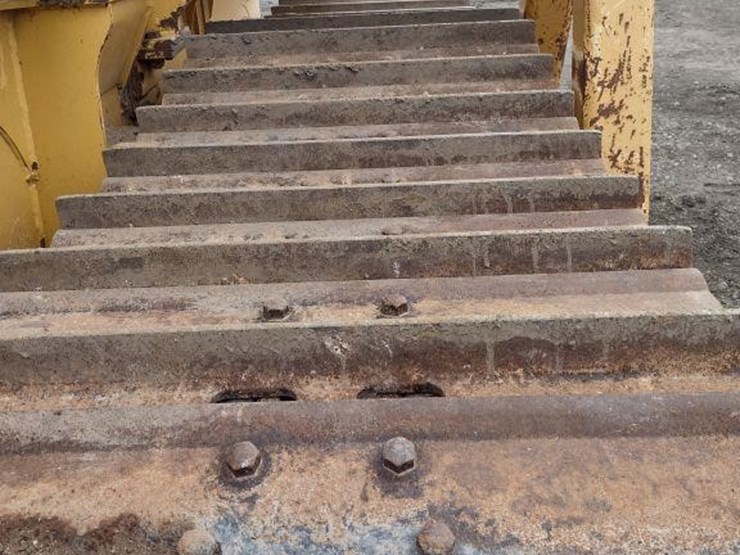 2013-deere-700k-lgp-image-19