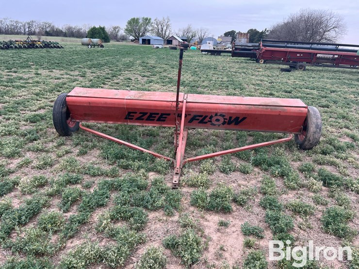 ezee-flow-fertilizer-spreader-image-2