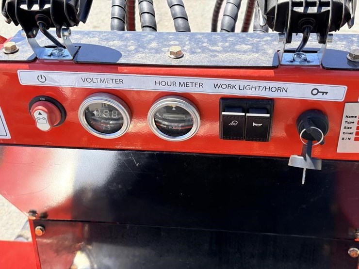 2026-sdlanch-ssl580-skid-steer-loader-image-13