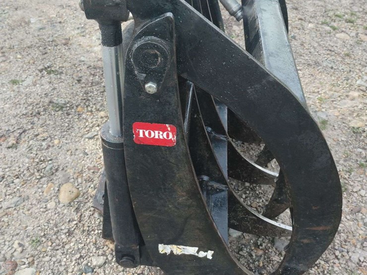 toro-grabble-for-mini-skid-steer-image-2