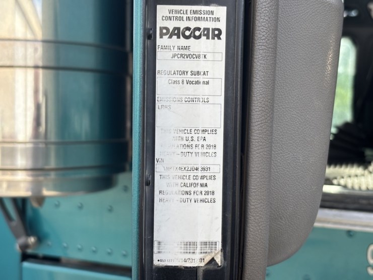 2018-peterbilt-367-image-36