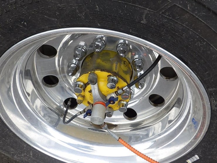 2016-kenworth-w900-image-38