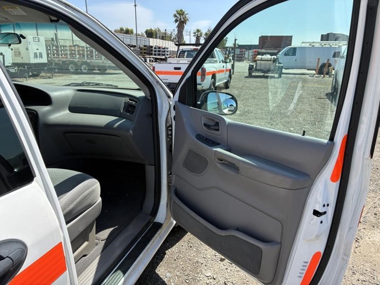 2003-ford-windstar-image-8