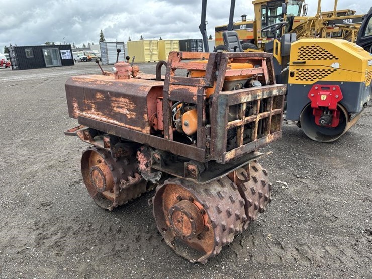 rammax-tandem-vibratory-trench-roller-image-2